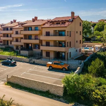 Cesare Apartment, With Swimming Pool And Sea View Apartment *