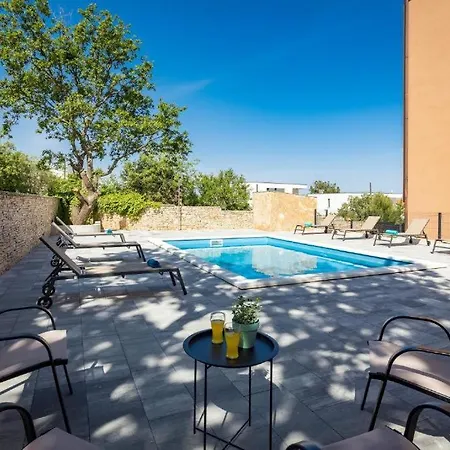 דירה Cesare Apartment, With Swimming Pool And Sea View