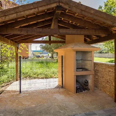 Cesare Apartment, With Swimming Pool And Sea View Ližnjan